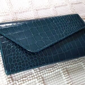 Teal faux patent leather embossed croc clutch purse